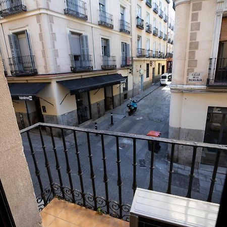 Hostal Los Perales Madrid Esterno foto View of the street from the Hotel Cervantes